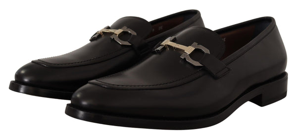 حذاء سلفاتوري فيراغامو من الجلد الأسود الناعم Gancio Bit Loafers