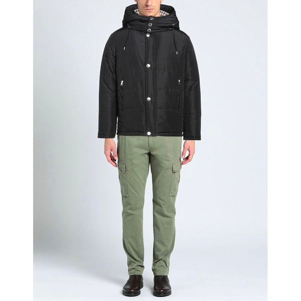 جاكيت Aquascutum الأسود الأنيق بغطاء رأس قابل للإزالة