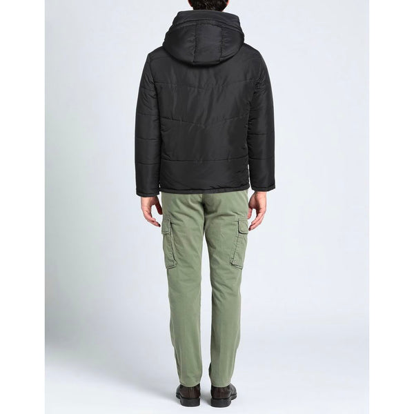 جاكيت Aquascutum الأسود الأنيق بغطاء رأس قابل للإزالة