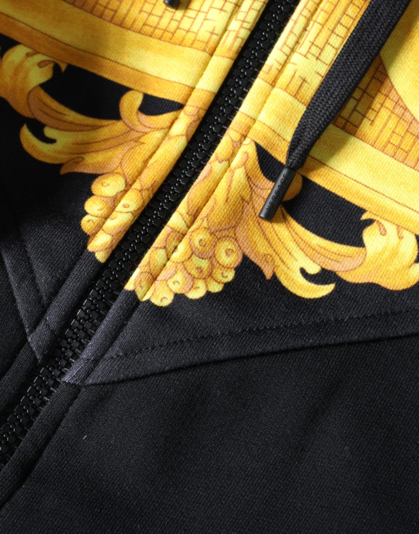 Outfito.ae