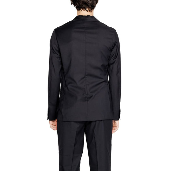 Outfito.ae