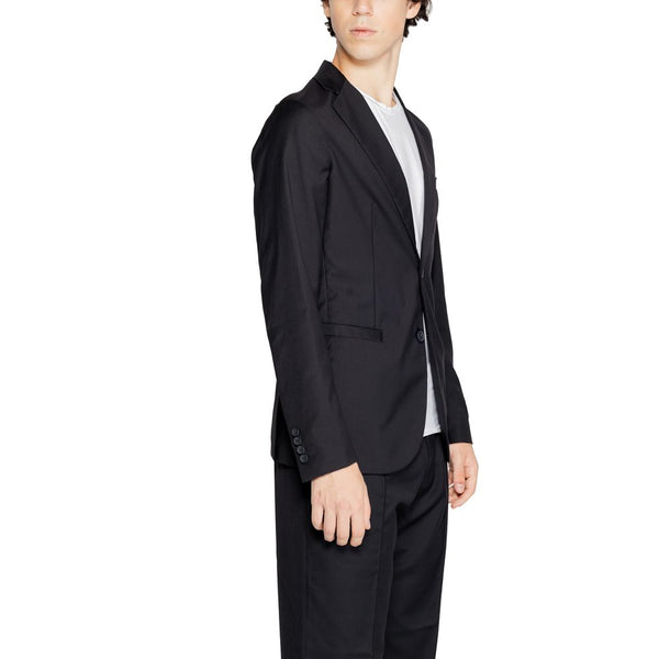 Outfito.ae