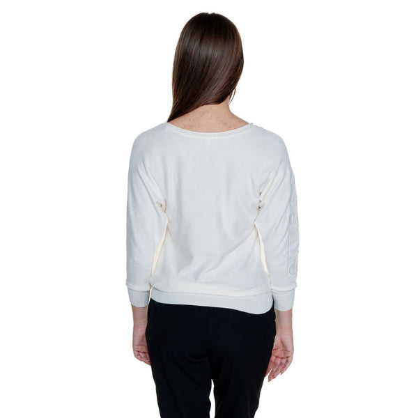 Outfito.ae