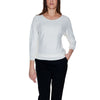 Outfito.ae