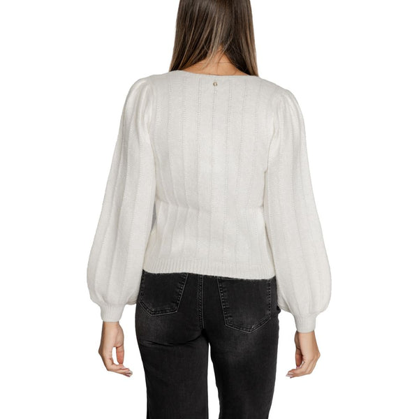 Outfito.ae