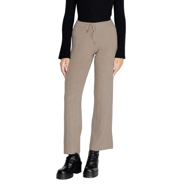 Outfito.ae