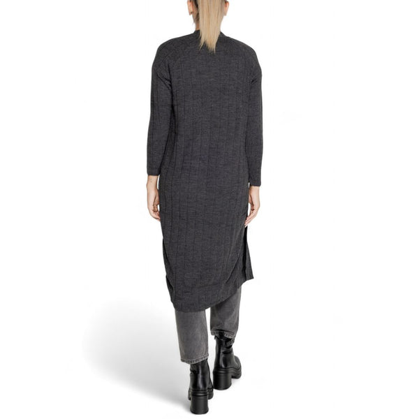 Outfito.ae
