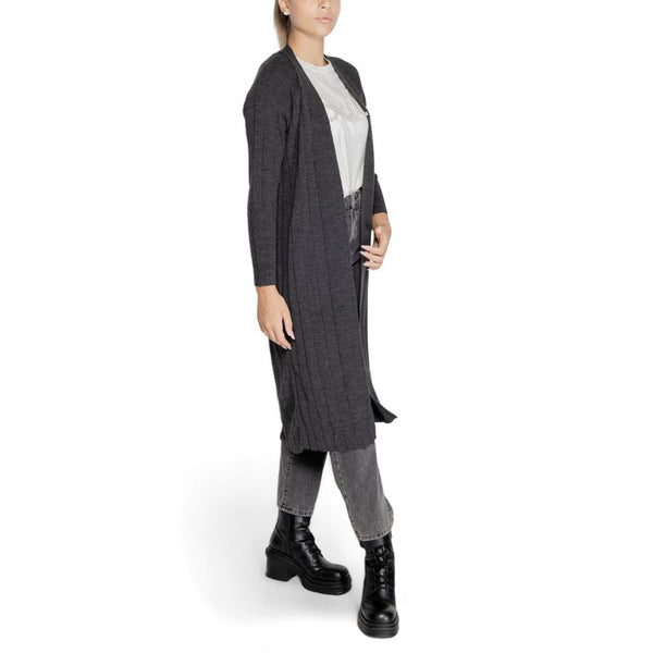 Outfito.ae