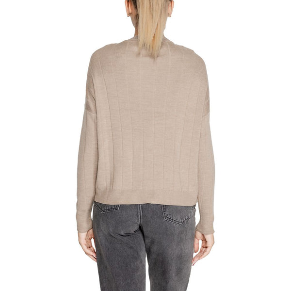 Outfito.ae