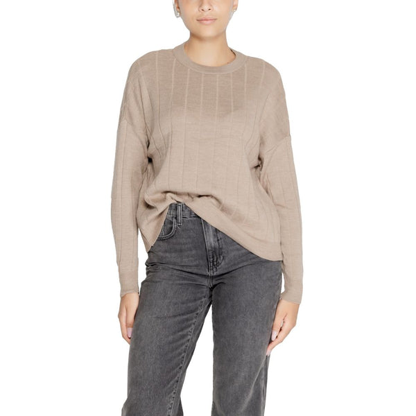 Outfito.ae
