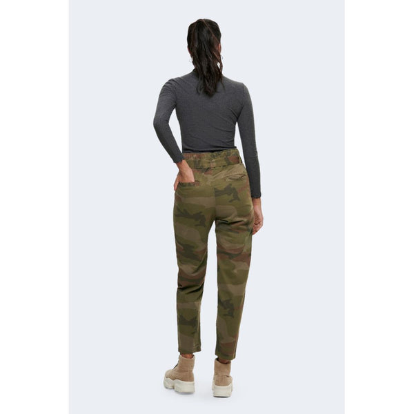 Outfito.ae