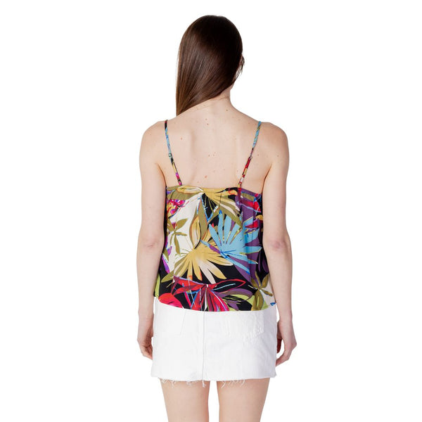 Outfito.ae