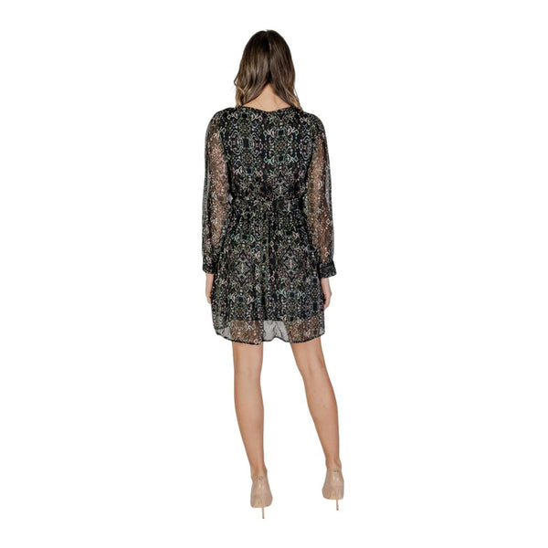 Outfito.ae