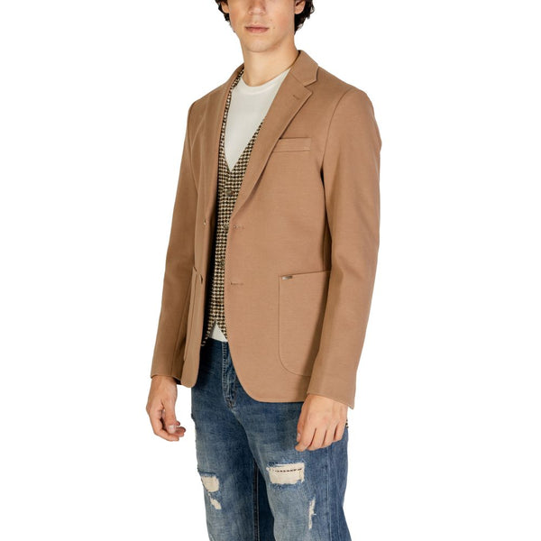 Outfito.ae