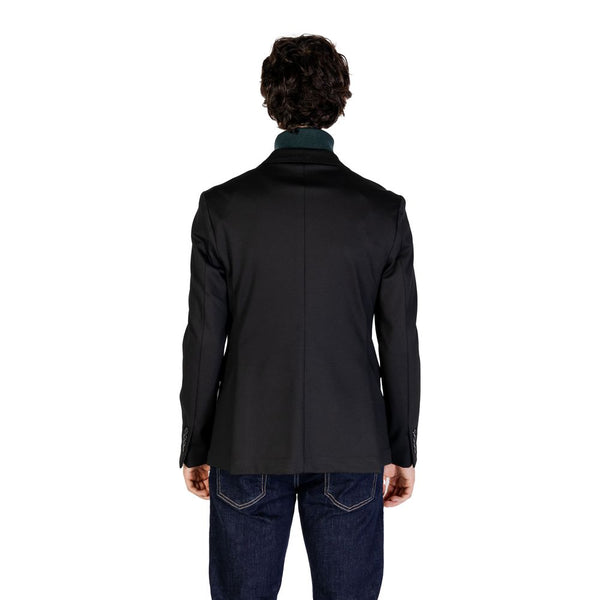 Outfito.ae