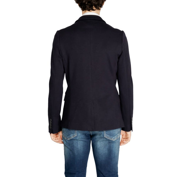 Outfito.ae