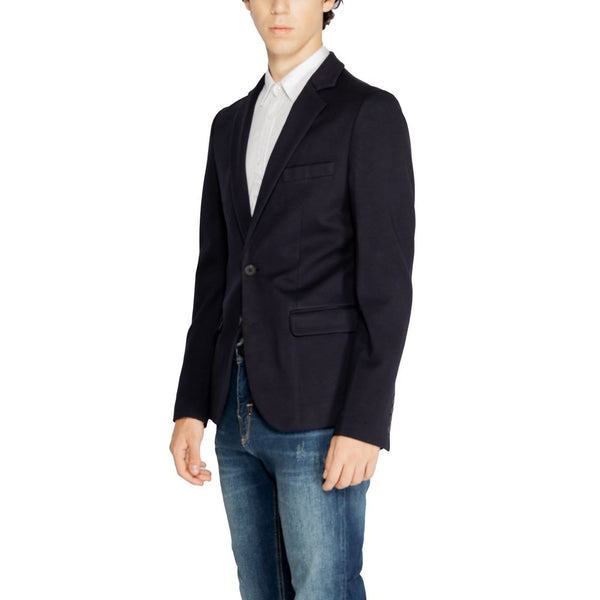Outfito.ae