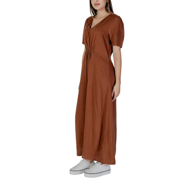 Outfito.ae