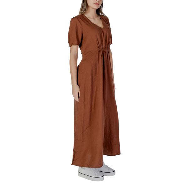 Outfito.ae