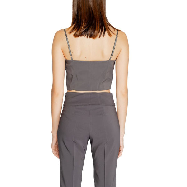 Outfito.ae