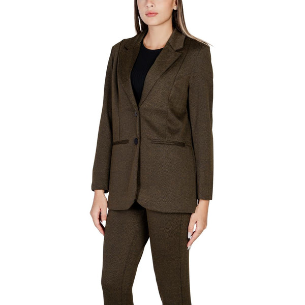Outfito.ae
