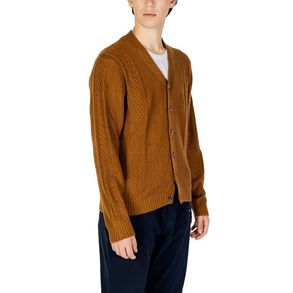 Outfito.ae
