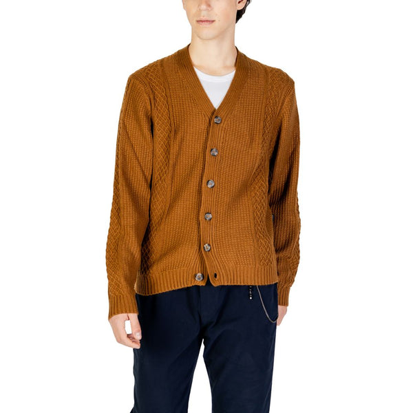 Outfito.ae