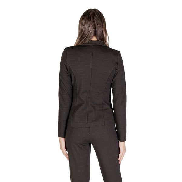 Outfito.ae