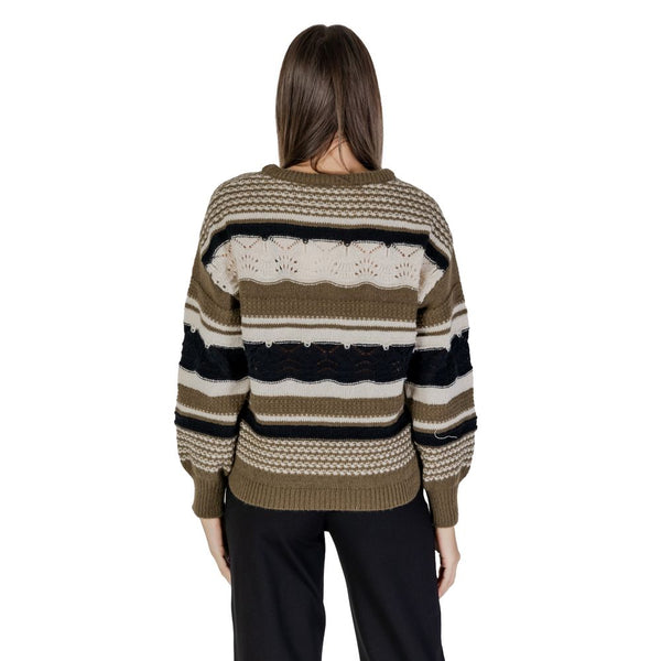 Outfito.ae