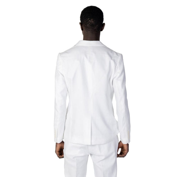 Outfito.ae