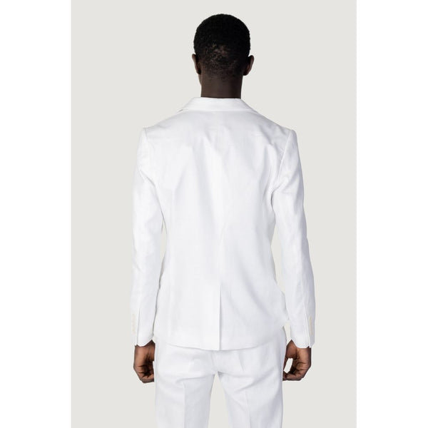 Outfito.ae