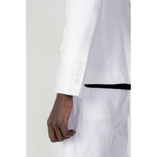 Outfito.ae