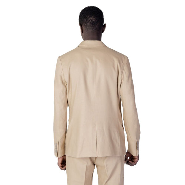 Outfito.ae