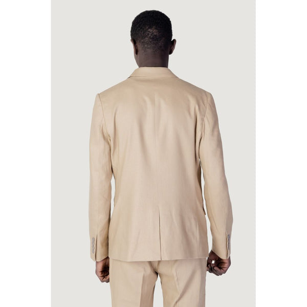Outfito.ae