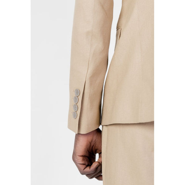 Outfito.ae