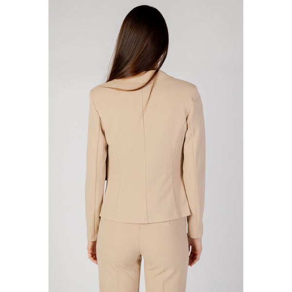 Outfito.ae