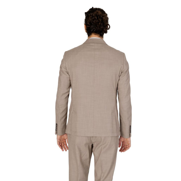 Outfito.ae