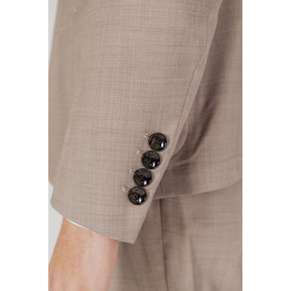 Outfito.ae