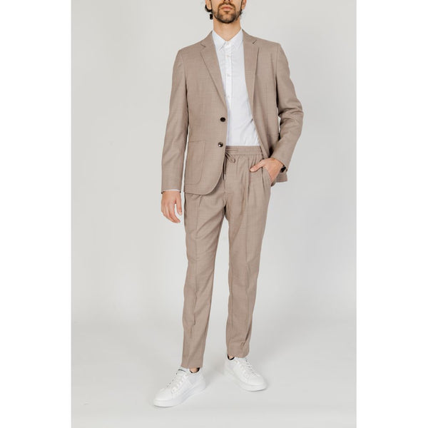 Outfito.ae