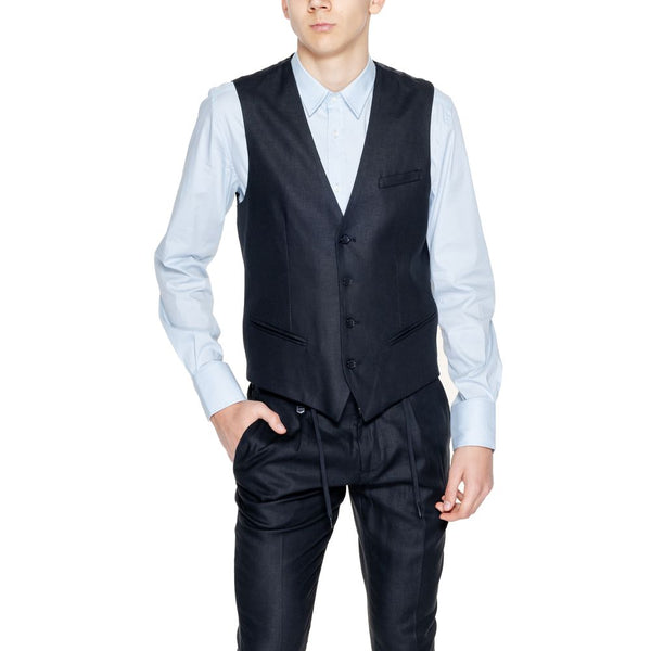 Outfito.ae
