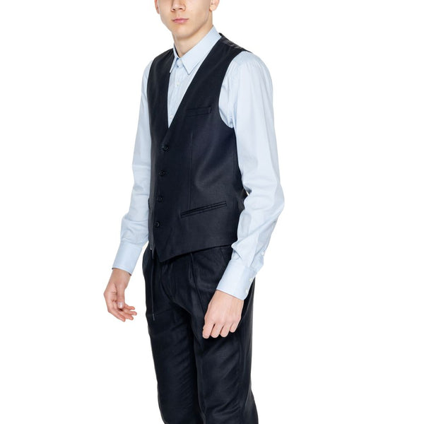 Outfito.ae