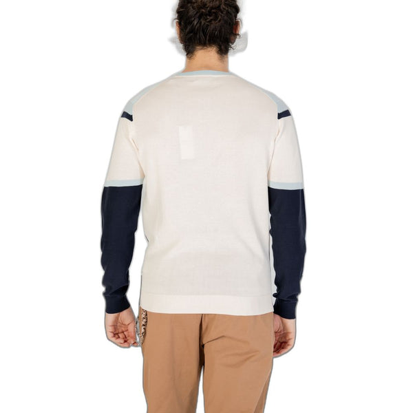Outfito.ae