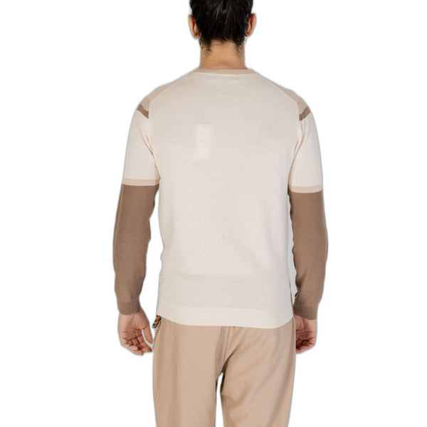 Outfito.ae