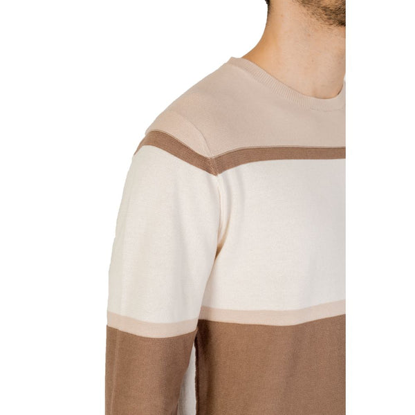 Outfito.ae