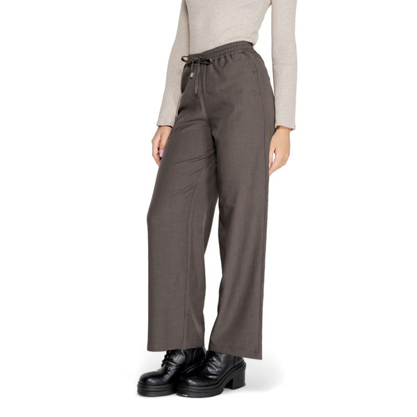 Outfito.ae