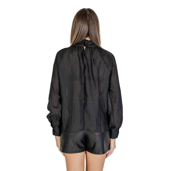 Outfito.ae