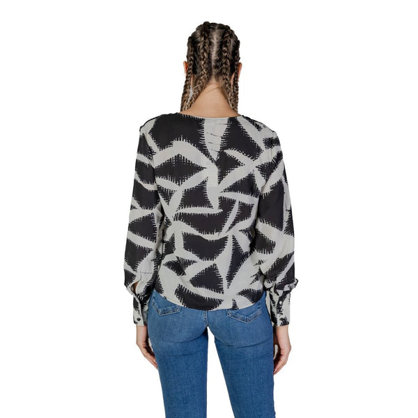 Outfito.ae