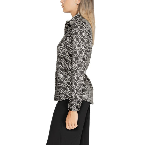 Outfito.ae