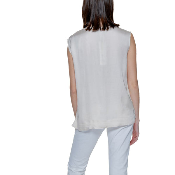 Outfito.ae