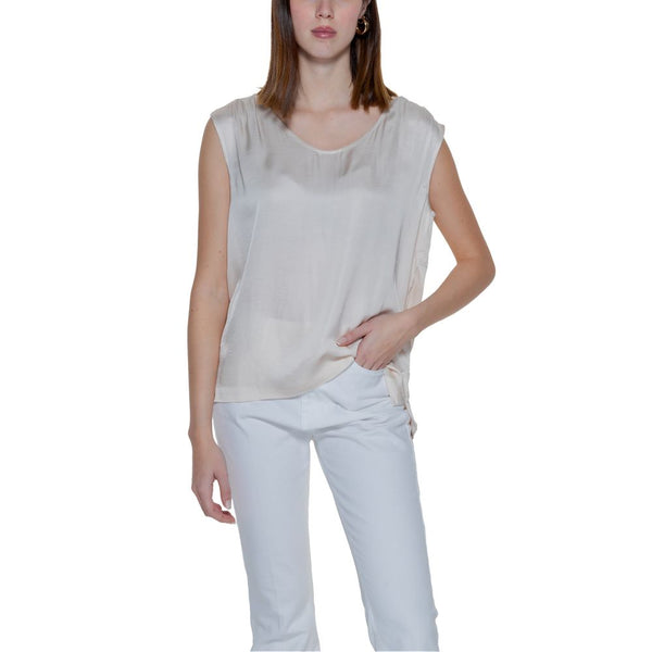 Outfito.ae